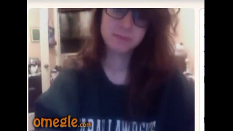 [Omegle] Cute College Nerd Gets Naked – Omegle Hot Archive