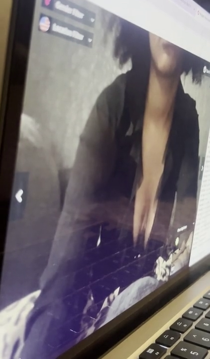 French slut on Omegle shows pefect tits