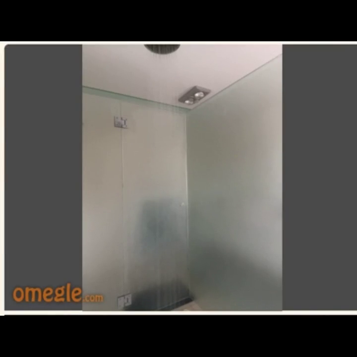 teen showering on omegle