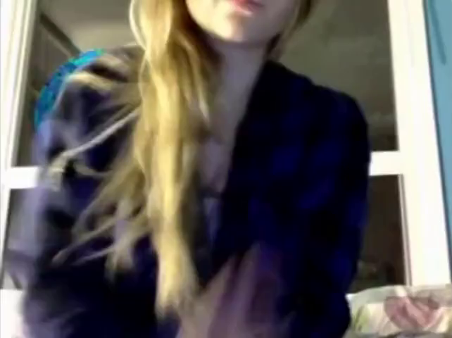 Cute Teen Got It All: The Booty & The Boobs