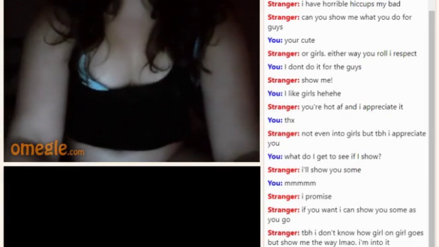 Omegle girl playing