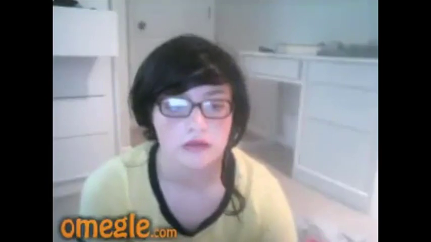 [Omegle] Busty Nerd Shows Ass & Spreads Cheeks