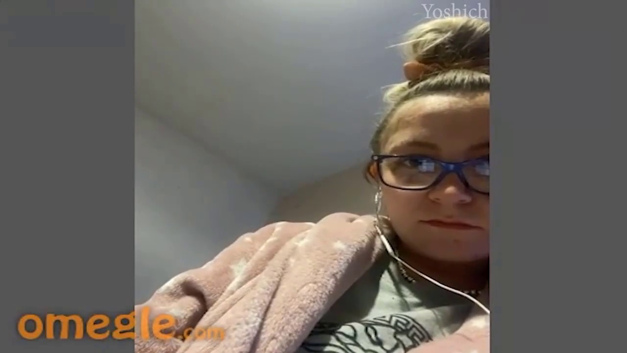 [Omegle🔊] Busty Tattoed Nerd Rubs Her Pussy