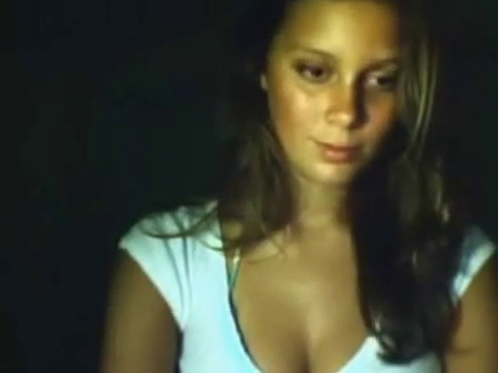 Young Teen Shows Body & Bates on Cam