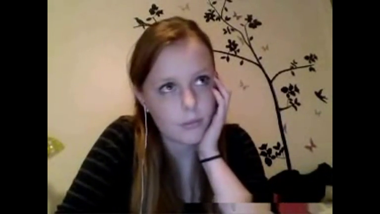 Pale Skin, Hot Body Teen on Webcam