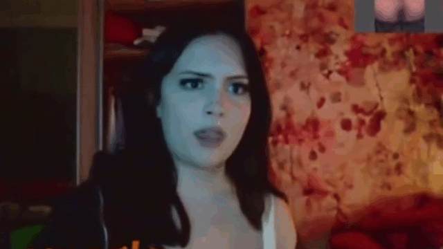 [Omegle] Self-suck Reaction Makes Her Giggle
