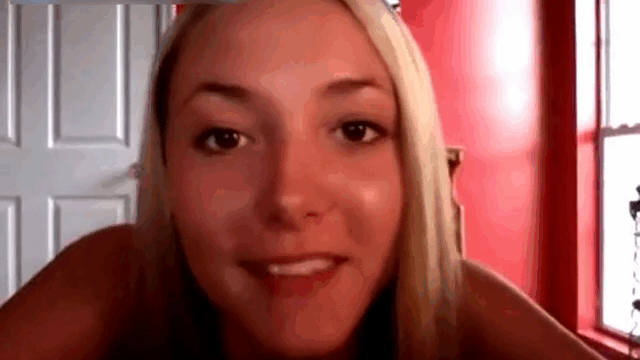 Slim Body Blonde Bating Her Pussy on Webcam