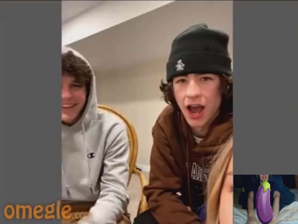 [Omegle🔊] Cum-hungry Girl Opens Mouth