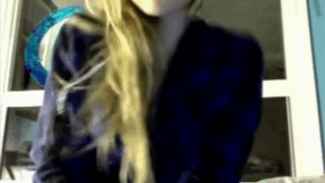 Amateur omegle slut loves to show all she's g