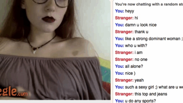 [Omegle] Cutie Shows Off Slim Body & Butt