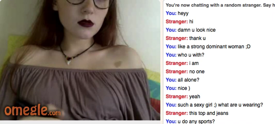 [Omegle] Cutie Shows Off Slim Body & Butt