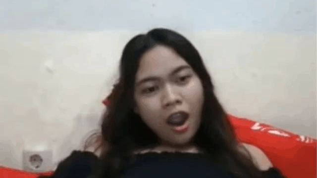 [Omegle🔊] Thai Girl Rubs Her Clit To Orgasm
