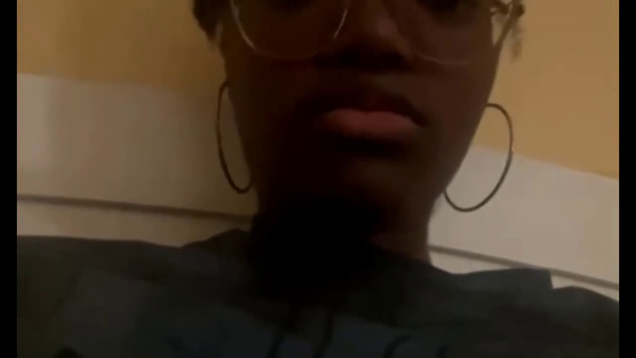 Black Girl Bating Her Wet Pussy 🔊
